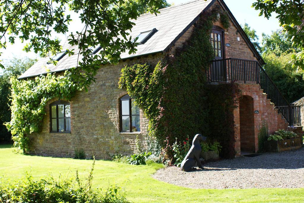 Hills Farm Bed and Breakfast Leominster Rum bild