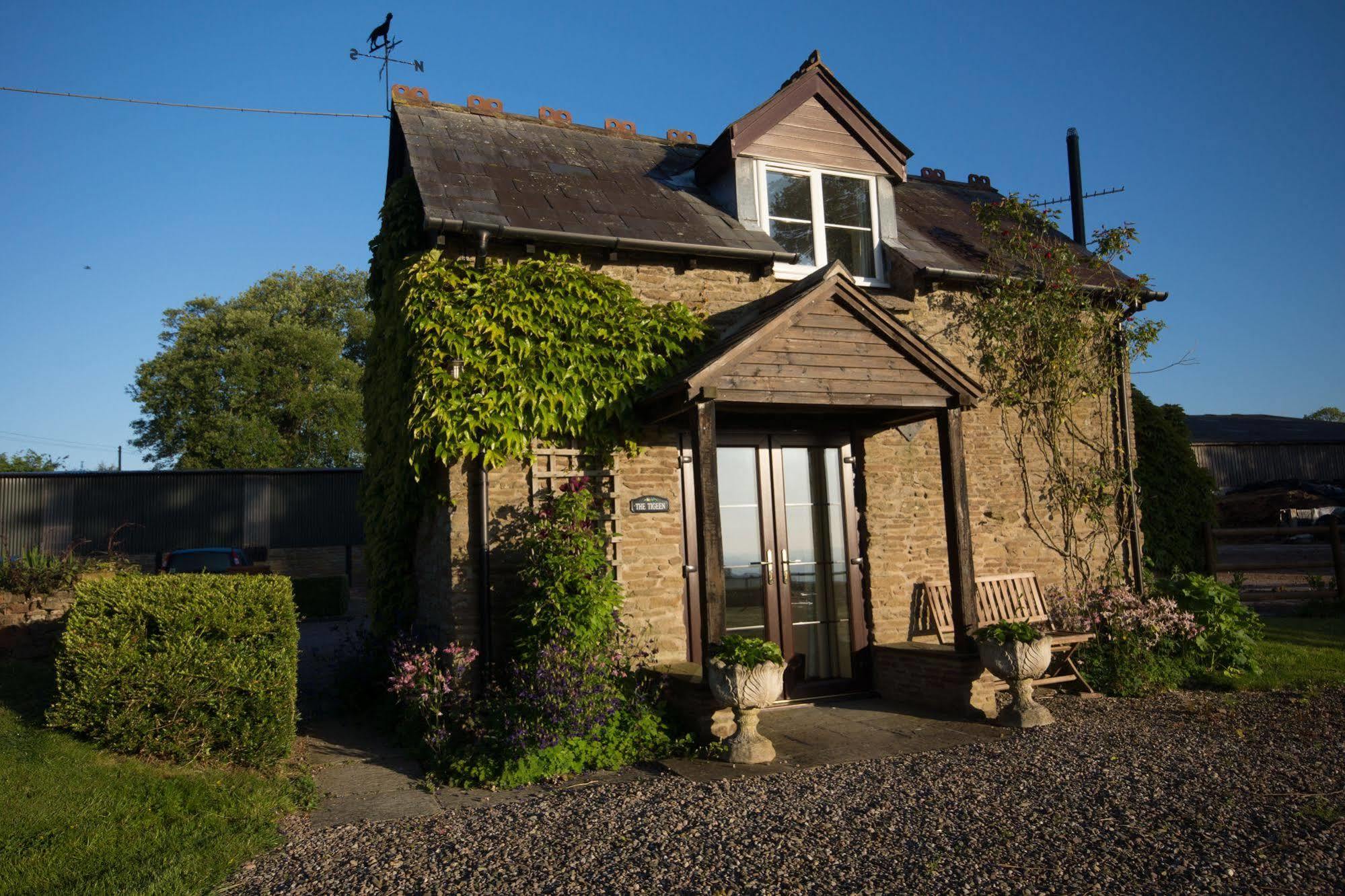 Hills Farm Bed and Breakfast Leominster Exteriör bild